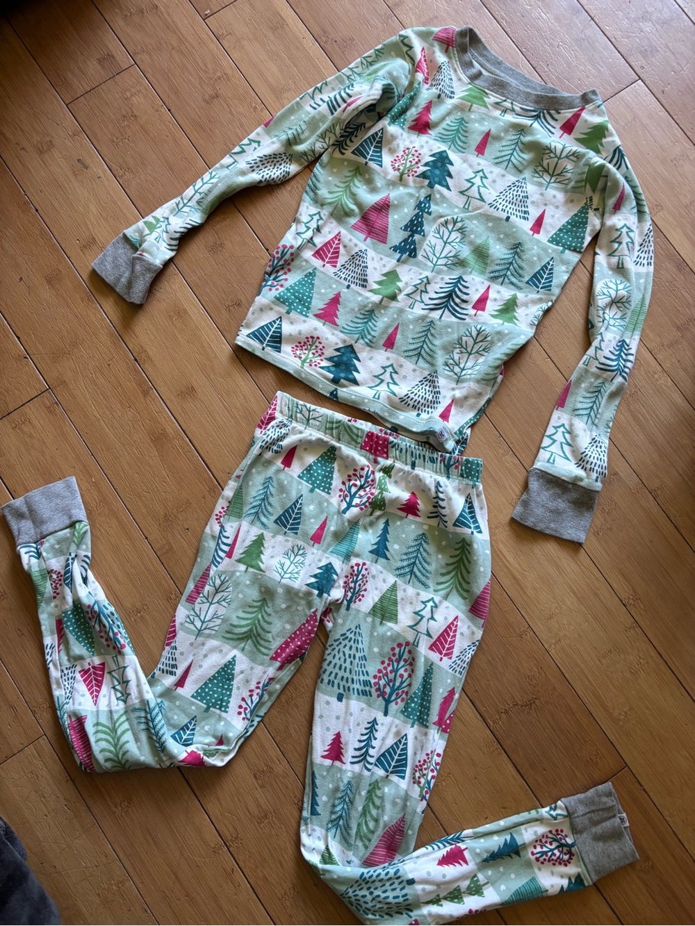 Honest Kids Green Holiday Tree Pajama Set.